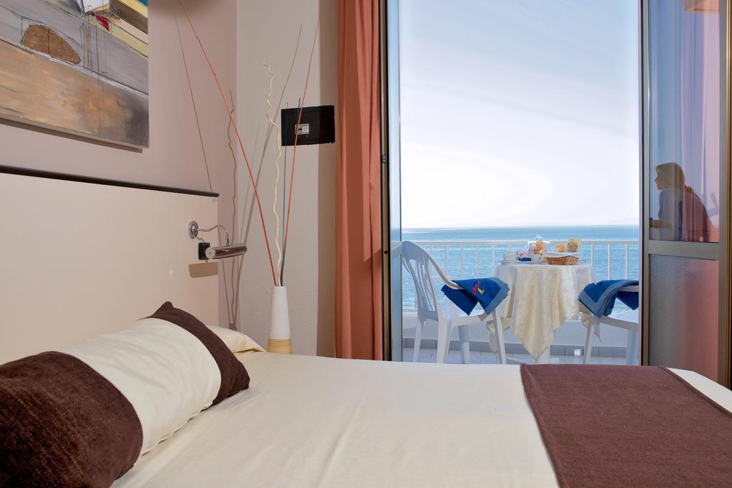 Hotel Mediterraneo Sapri Exterior photo